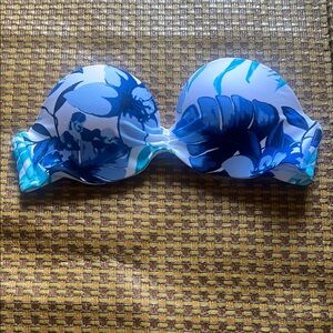 Hollister Blue and White Patterned Bikini Top